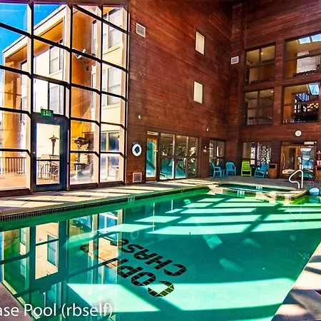 Platinum Studio Pool-Spa Ski-In Out Gym, Sauna, Laundry, Bbq